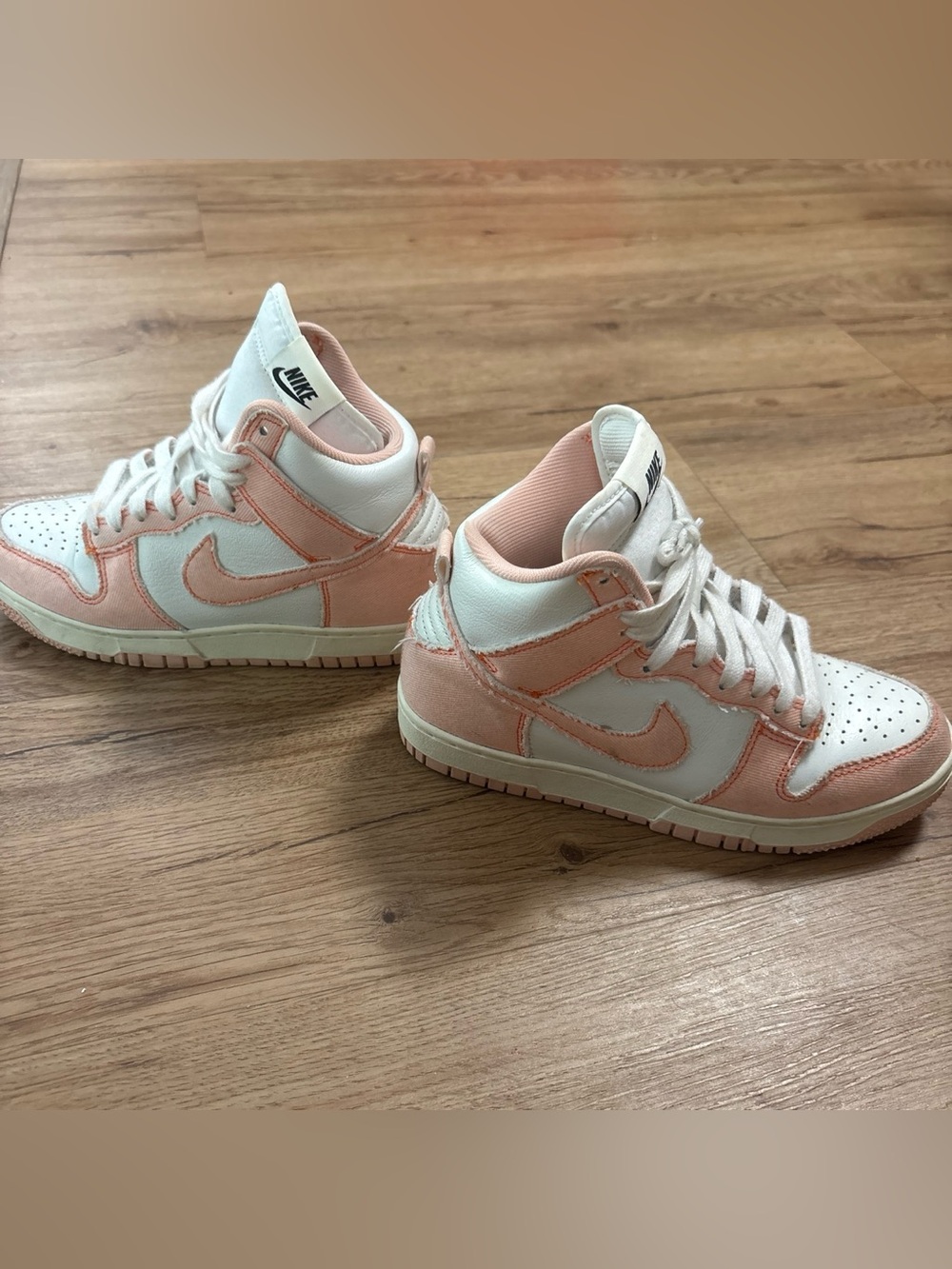 Nikes Dunk High white & pink distressed sneakers